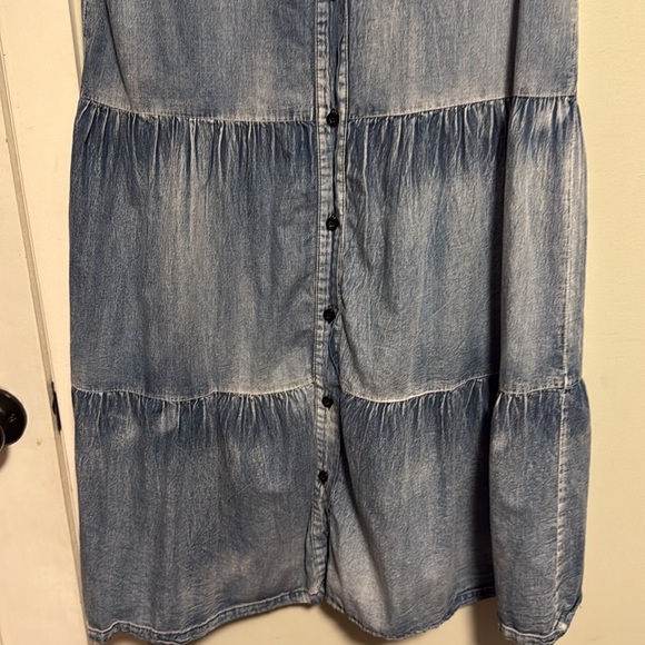 Papillon Blanc Blue Denim style Midi Dress - soft and slight ruffle to the layer - Picture 4 of 4